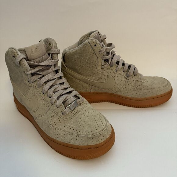 Nike Air Force 1 String High Top Sneakers Shoes Women 8 Suede Gum 749266-200 - Picture 1 of 10